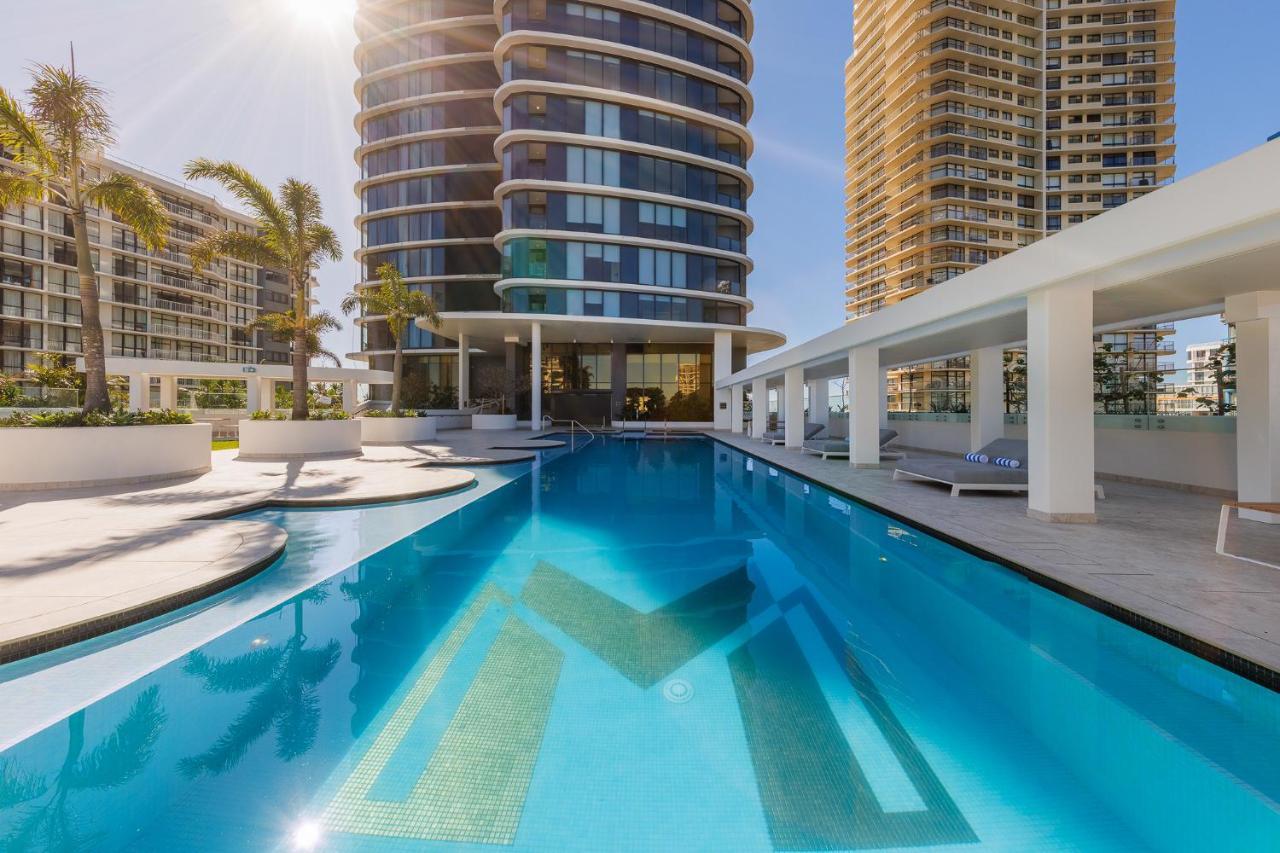 Meriton Suites Surfers Paradise Gold Coast Exterior photo